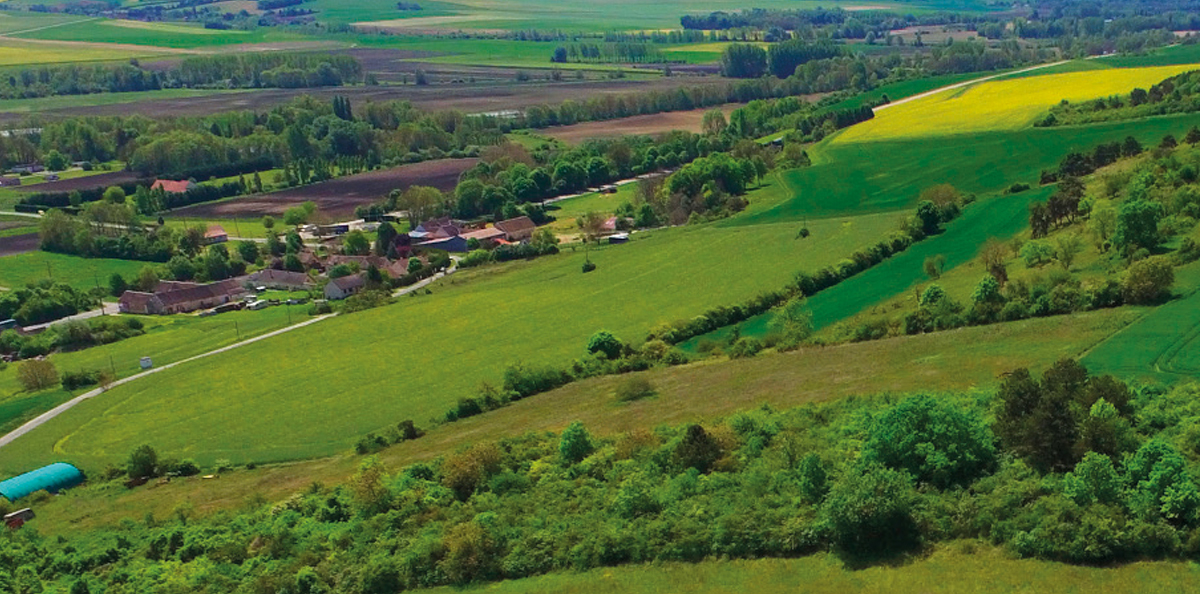 présentes sur leur exploitation <span class='euclidBold'>soit la distance aller-retour entre Paris et Athènes !</span>